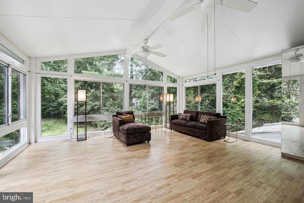 7009 CAPITOL VIEW DRIVE