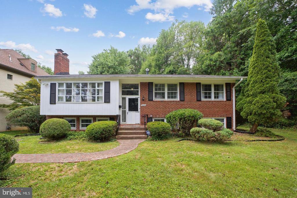 7009 CAPITOL VIEW DRIVE