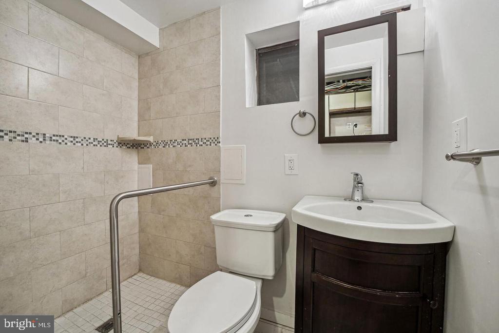 7009 CAPITOL VIEW DRIVE