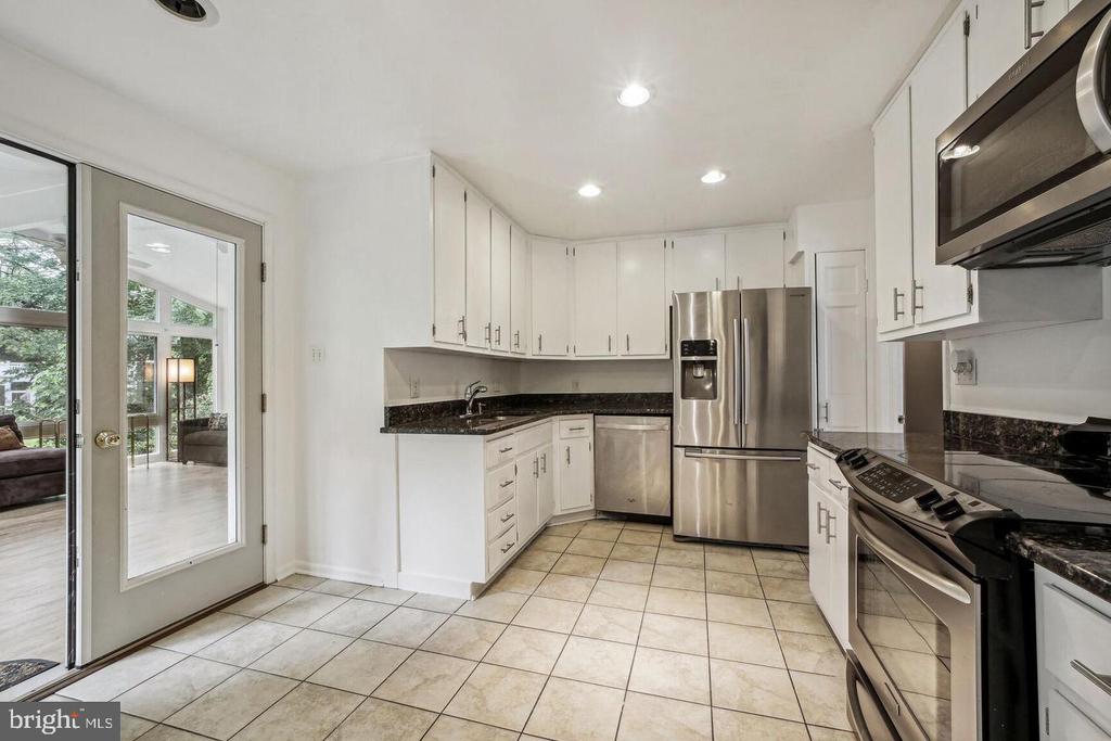 7009 CAPITOL VIEW DRIVE