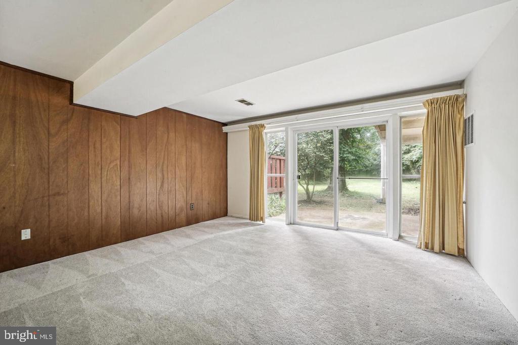 7009 CAPITOL VIEW DRIVE