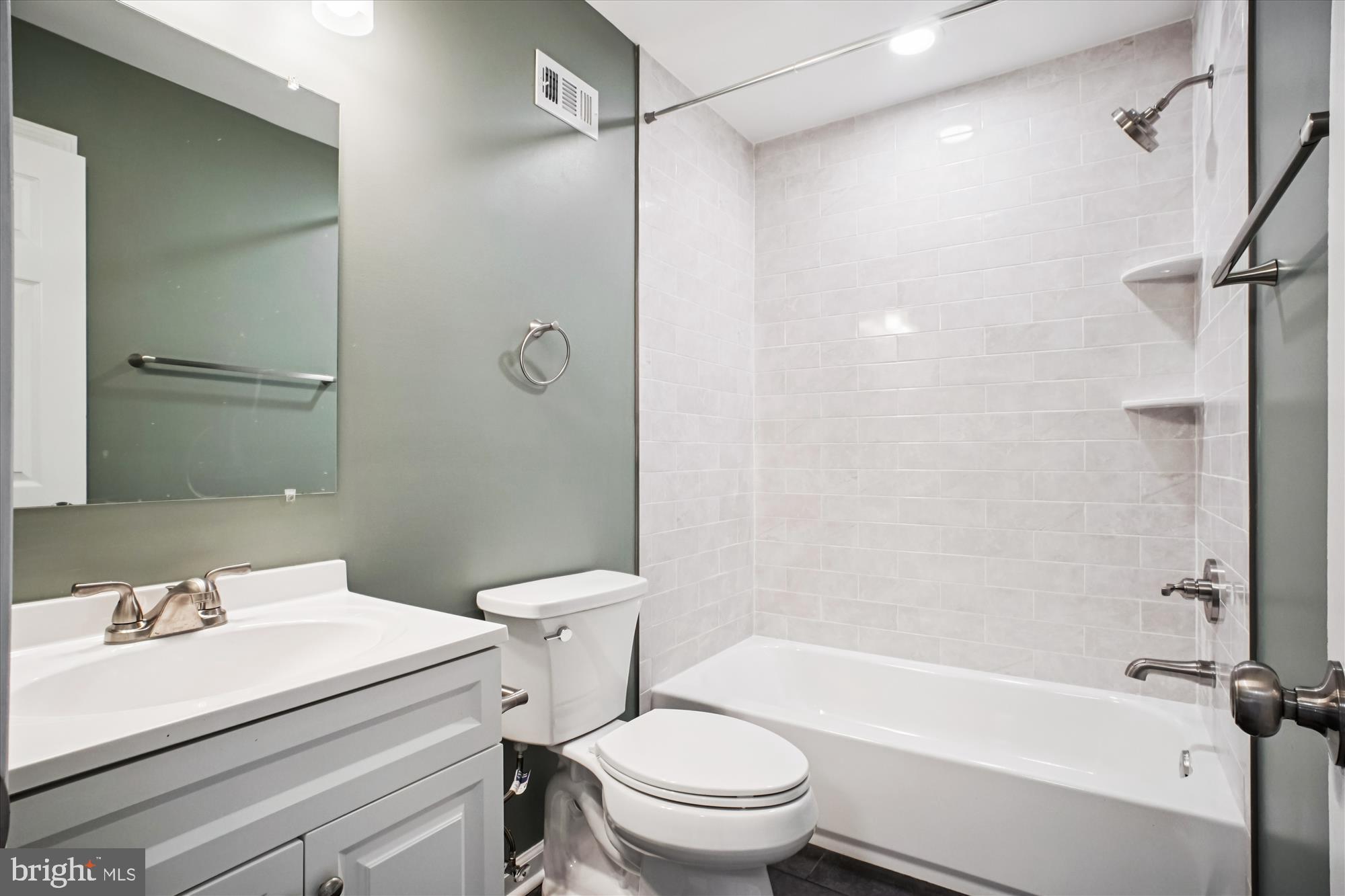 7911 SAN LEANDRO PLACE 119A