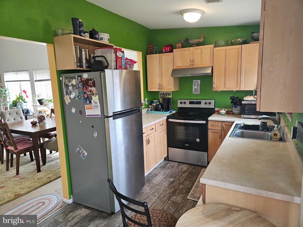 1525 HIDDENBROOK DRIVE