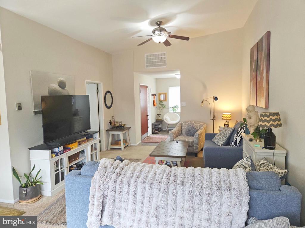 1525 HIDDENBROOK DRIVE