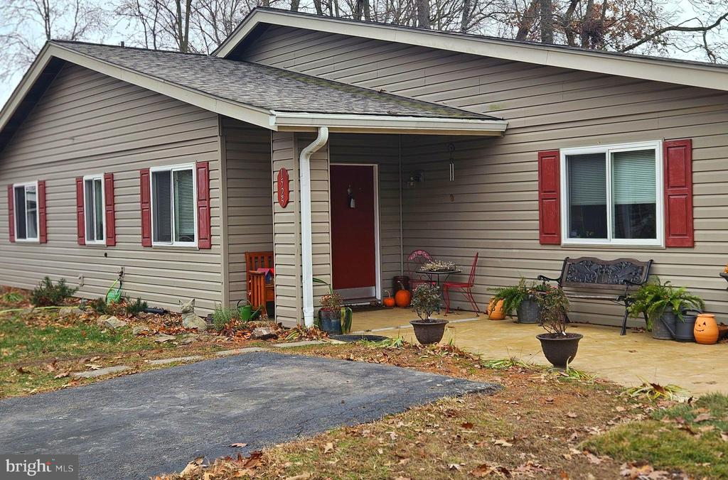 1525 HIDDENBROOK DRIVE