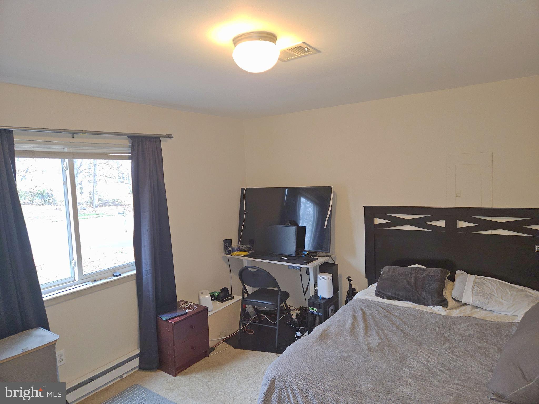 1525 HIDDENBROOK DRIVE