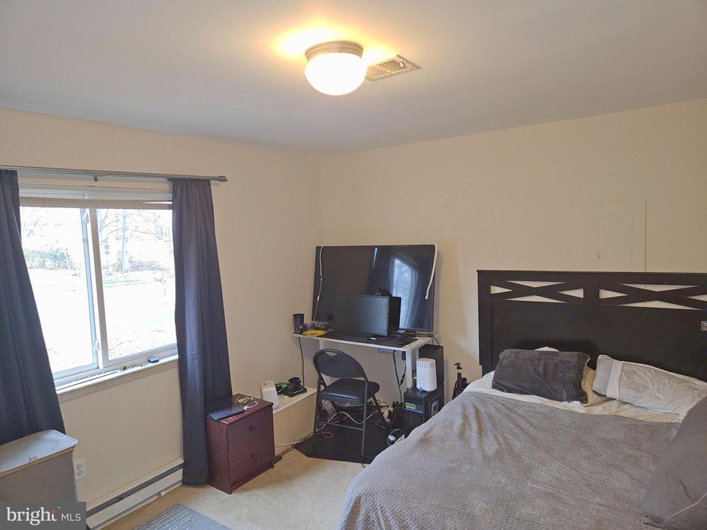 1525 HIDDENBROOK DRIVE