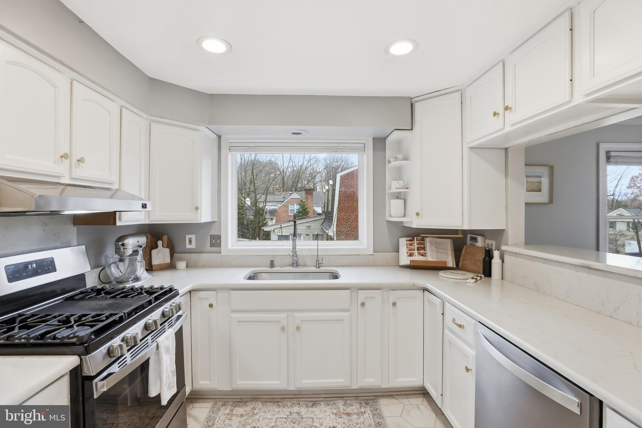 6539 OAKWOOD DRIVE