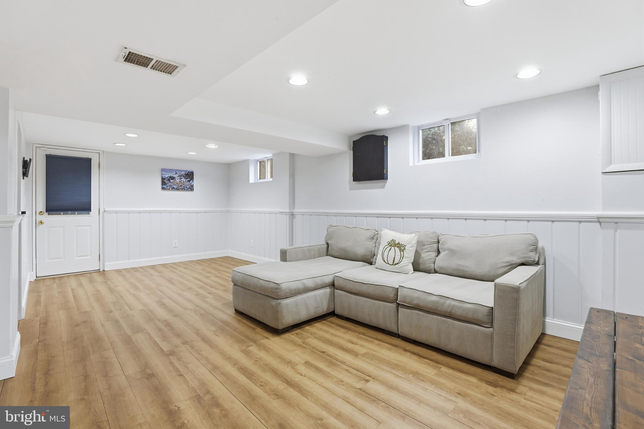 6539 OAKWOOD DRIVE