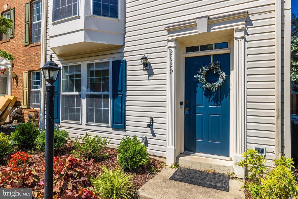 2520 BANSHIRE DRIVE