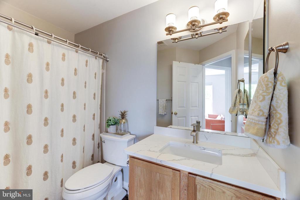 2520 BANSHIRE DRIVE