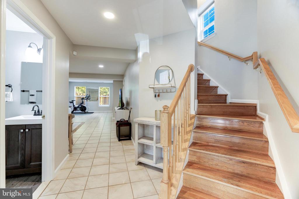 2520 BANSHIRE DRIVE