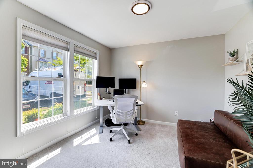 2520 BANSHIRE DRIVE