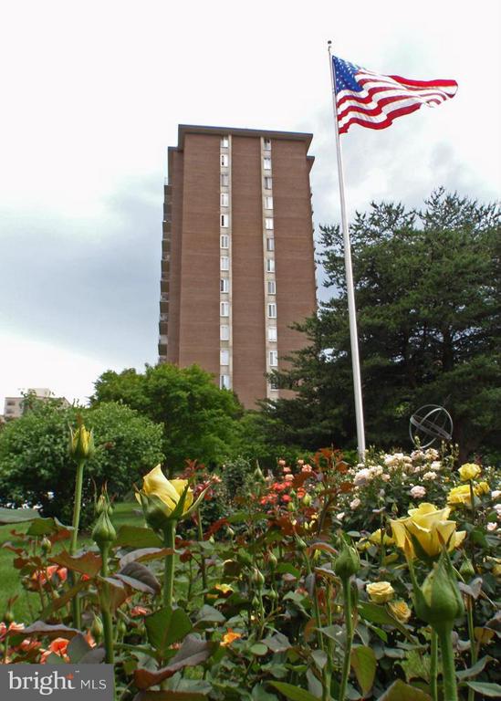 2059 HUNTINGTON AVENUE 903
