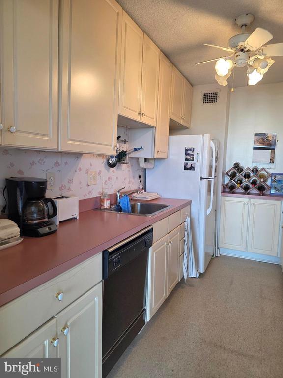 2059 HUNTINGTON AVENUE 903