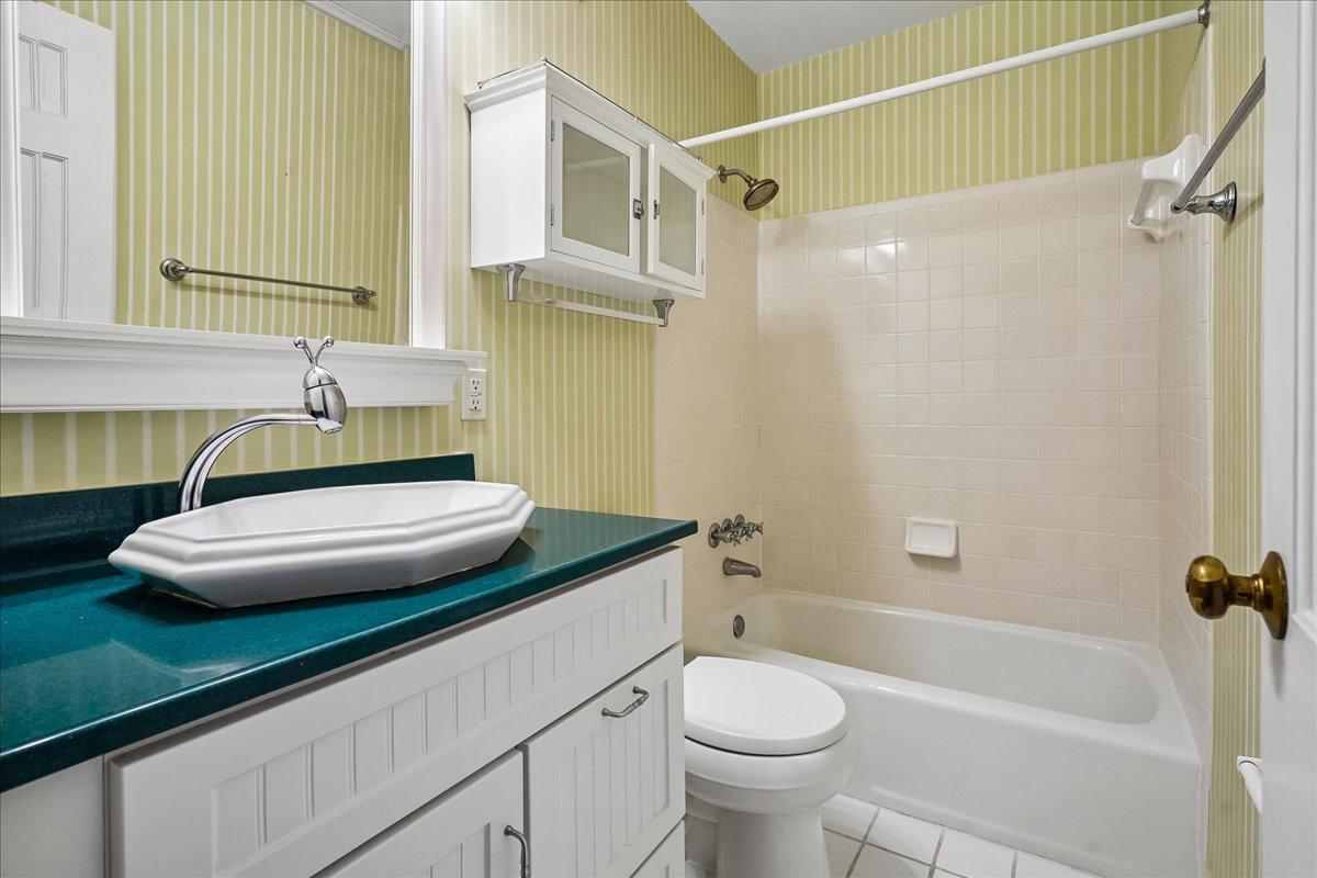 6315 OLDE TOWNE COURT