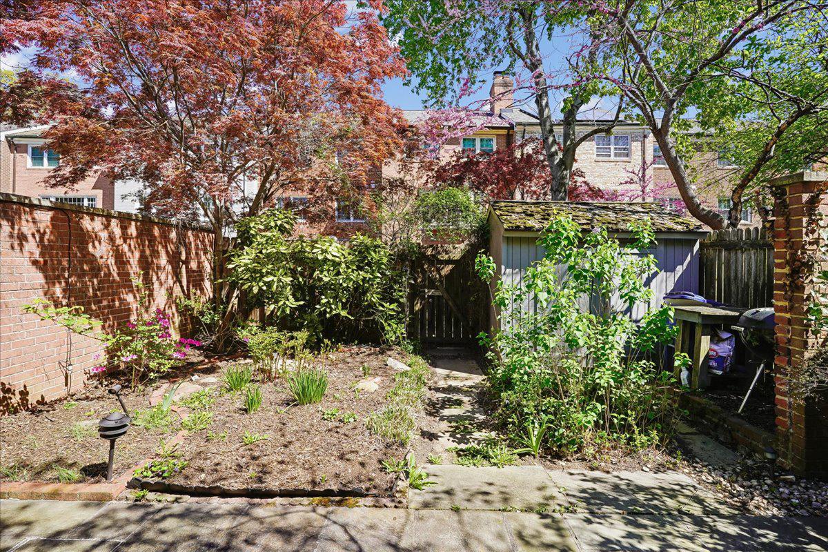 6315 OLDE TOWNE COURT