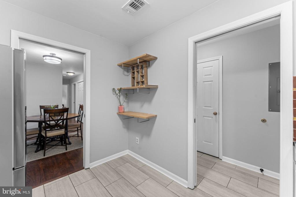 2806 LEE OAKS PLACE 202