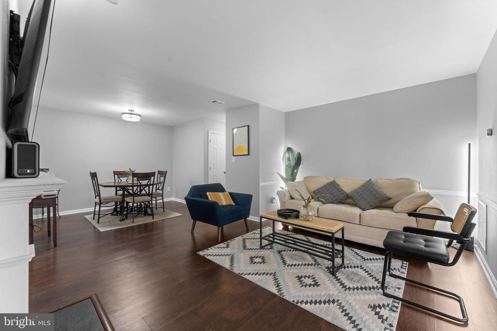 2806 LEE OAKS PLACE 202