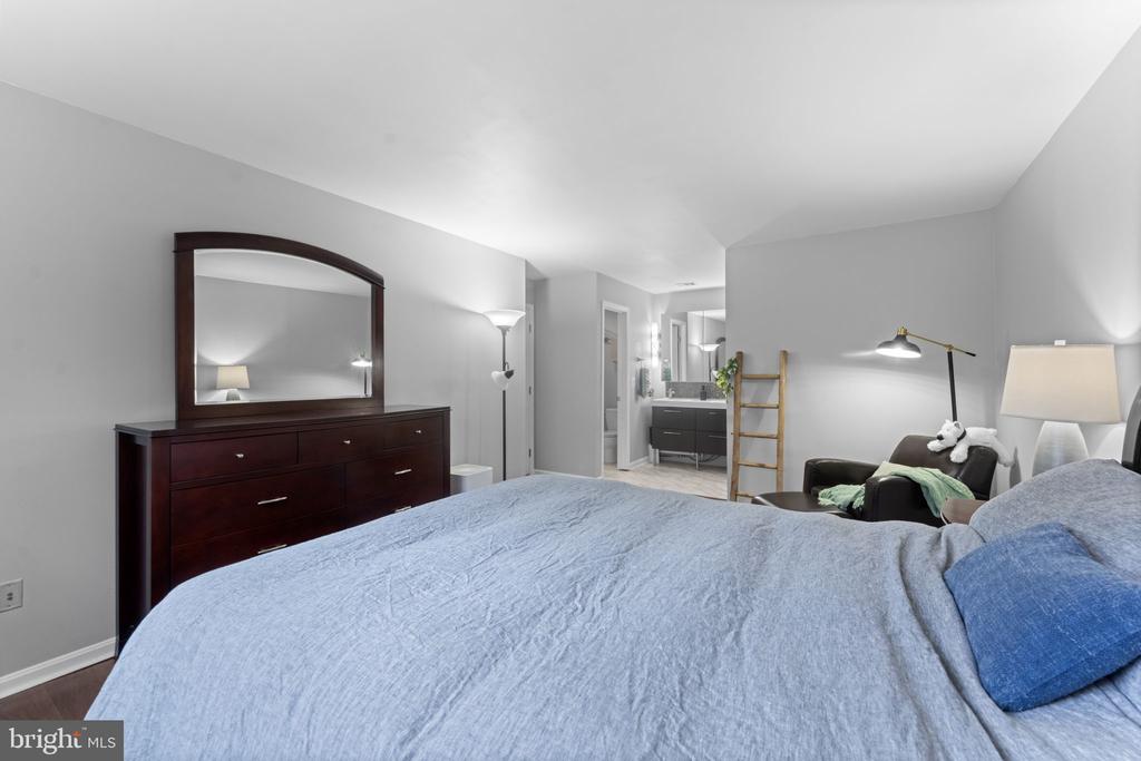 2806 LEE OAKS PLACE 202