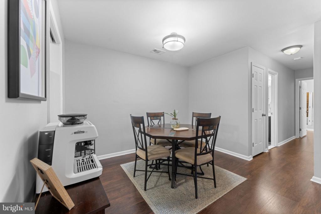 2806 LEE OAKS PLACE 202