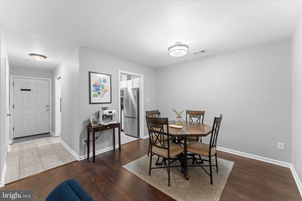 2806 LEE OAKS PLACE 202