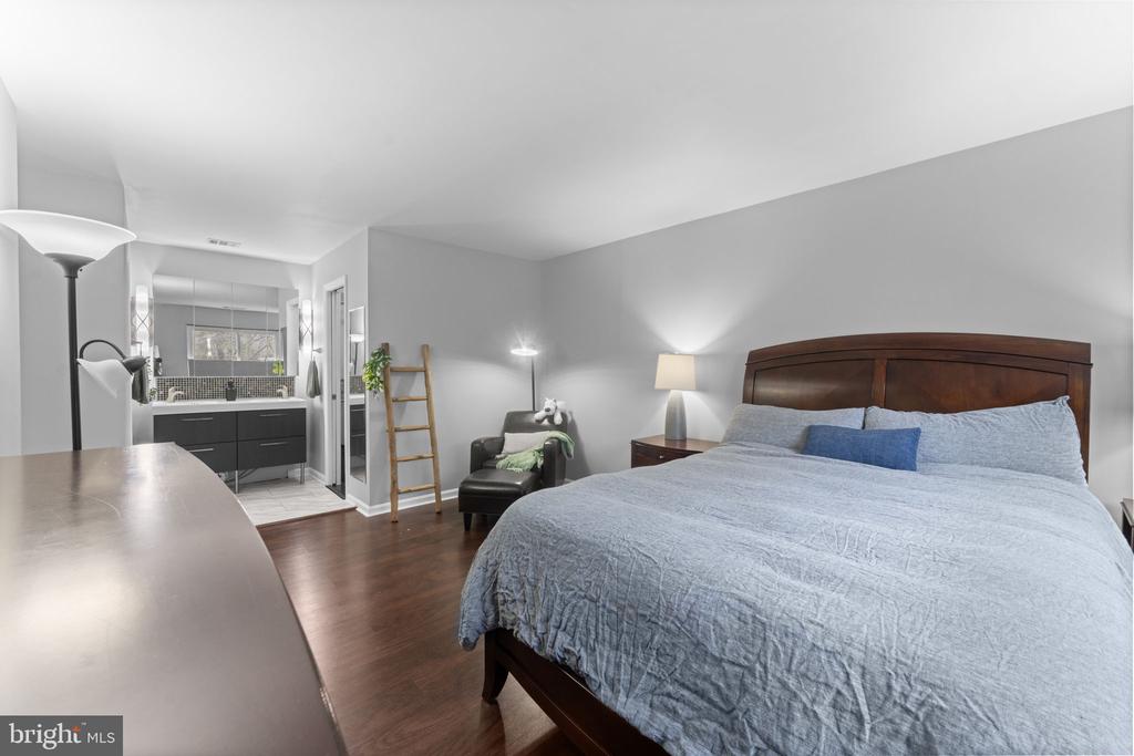 2806 LEE OAKS PLACE 202