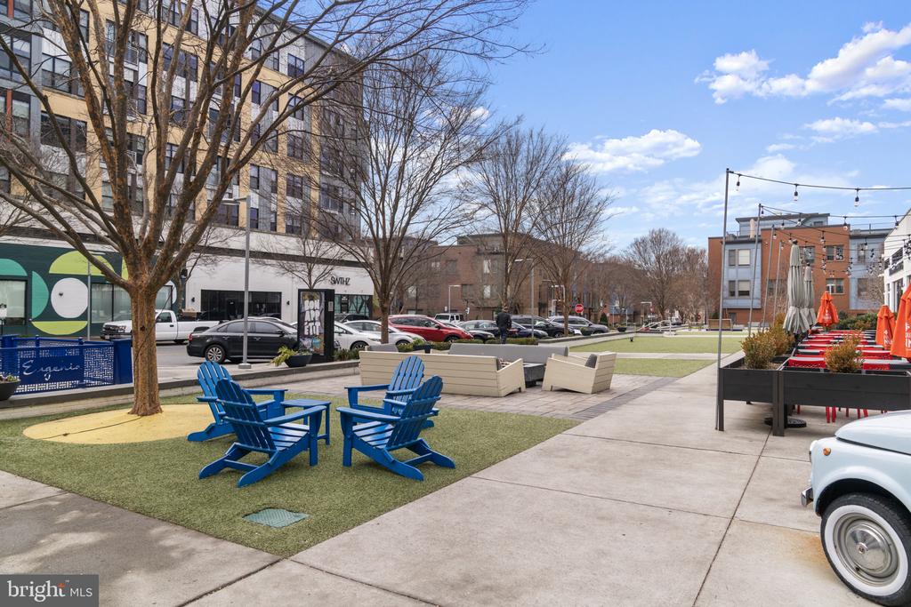 2806 LEE OAKS PLACE 202