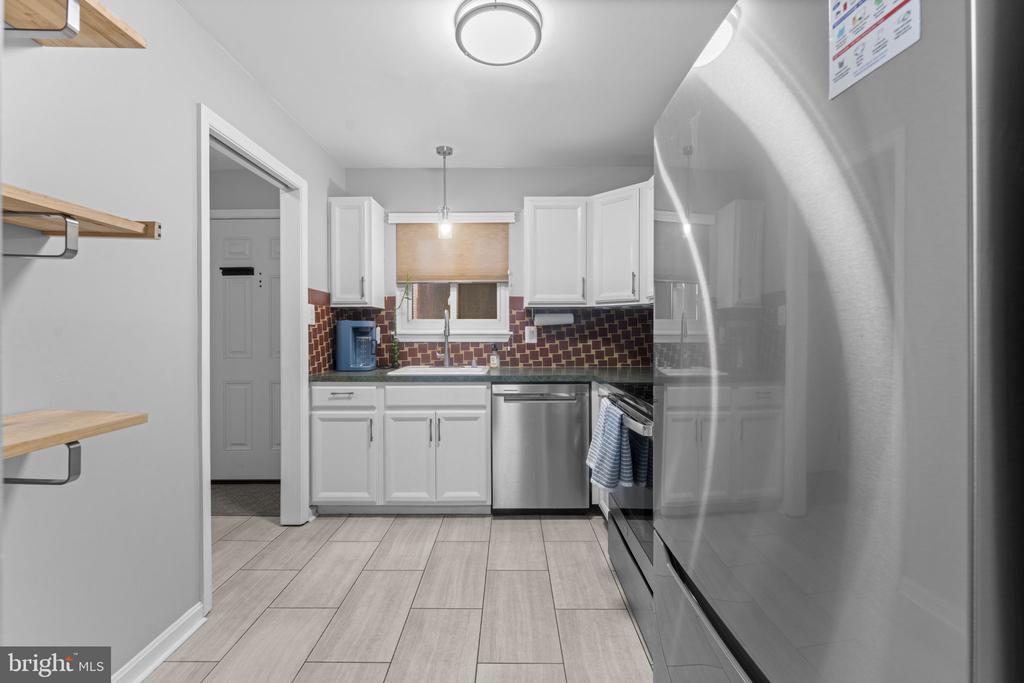 2806 LEE OAKS PLACE 202