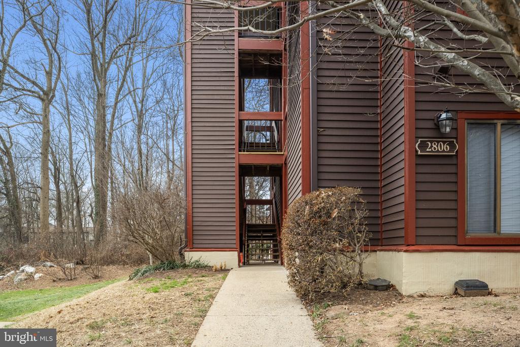2806 LEE OAKS PLACE 202
