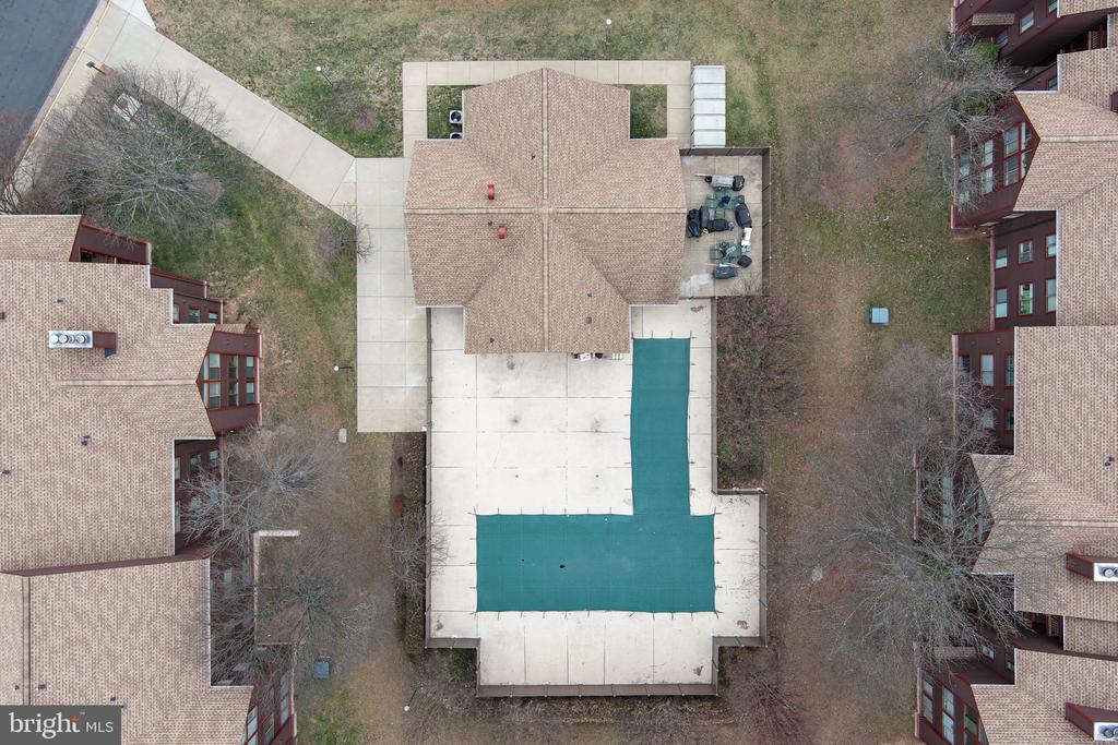 2806 LEE OAKS PLACE 202