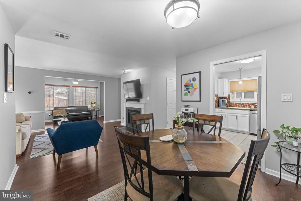 2806 LEE OAKS PLACE 202