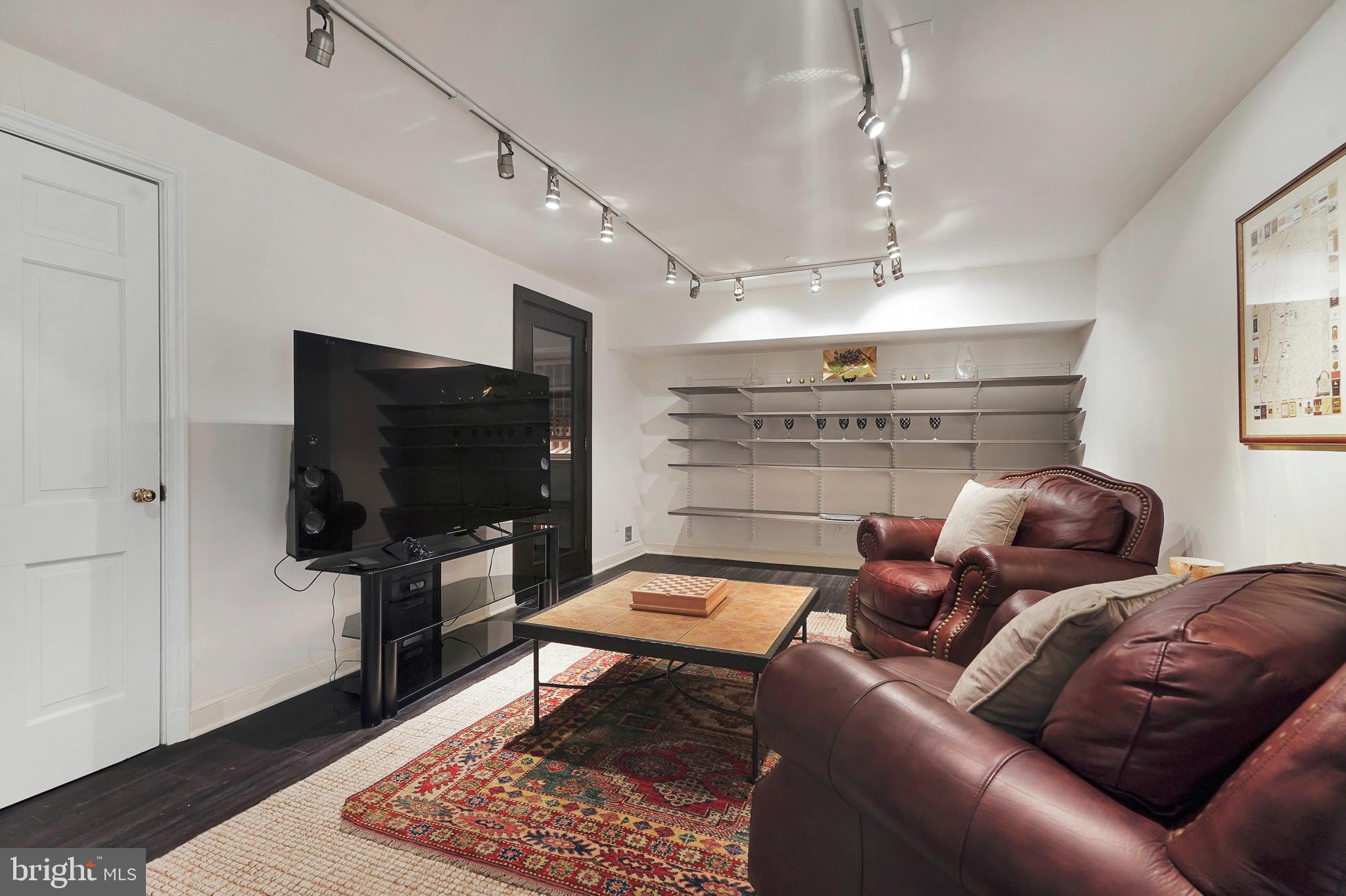 815 ARCTURUS ON THE POTOMAC