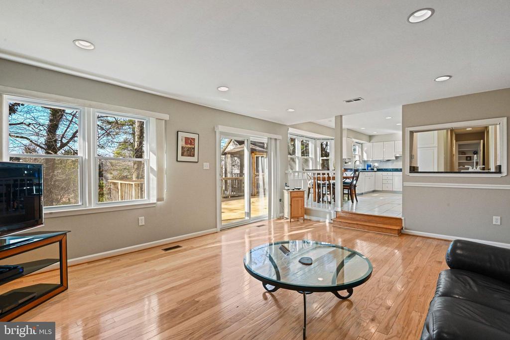2707 GLENCROFT ROAD