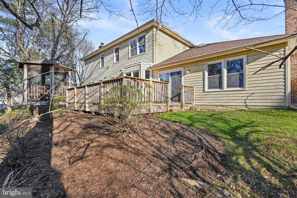 2707 GLENCROFT ROAD