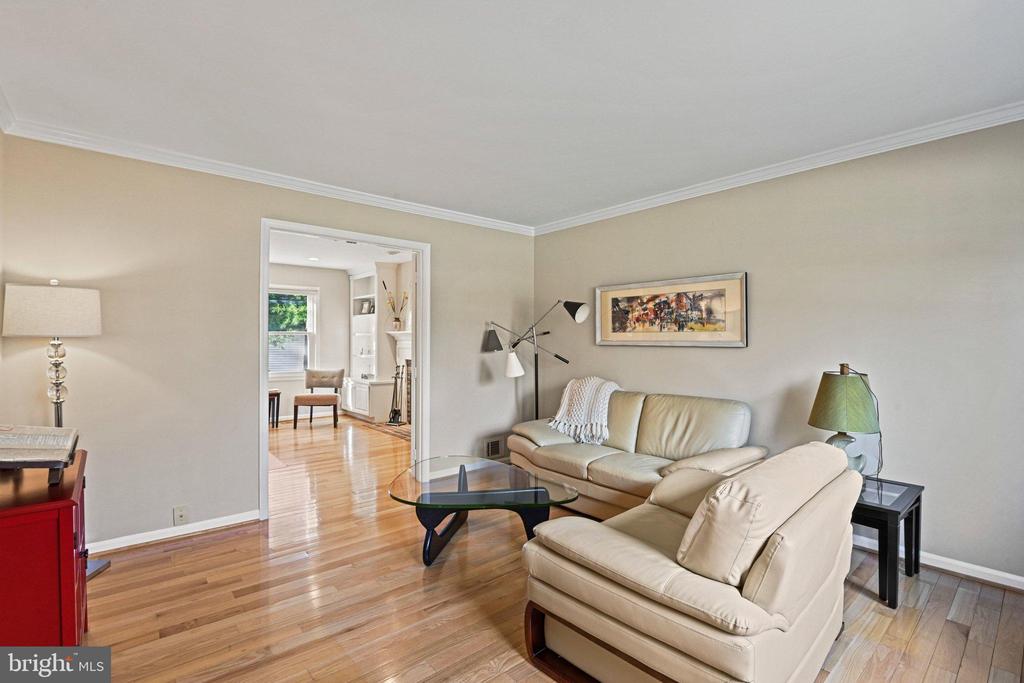 2707 GLENCROFT ROAD