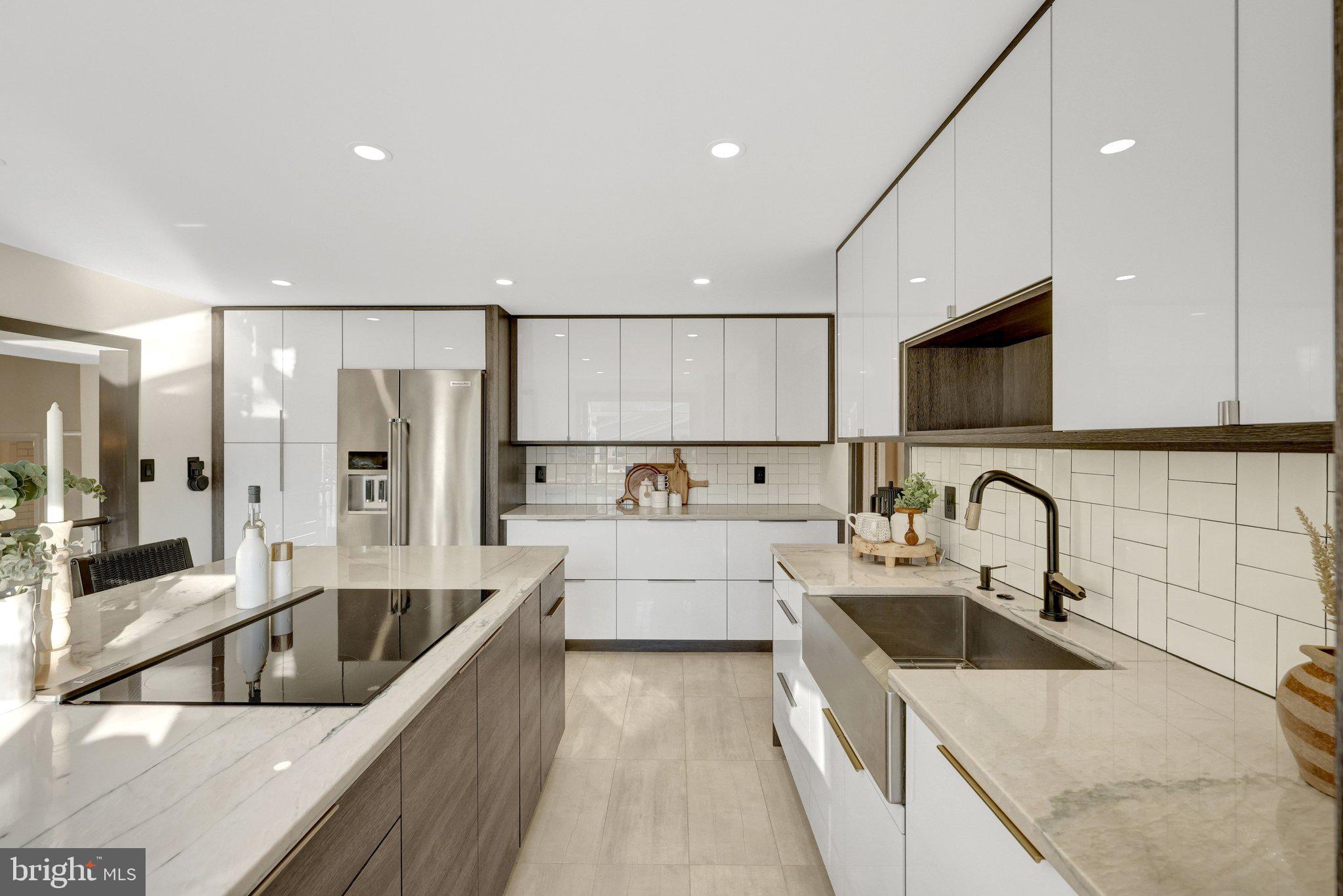 9200 CORONADO TERRACE