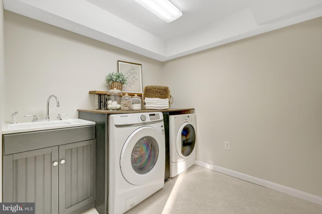 9200 CORONADO TERRACE