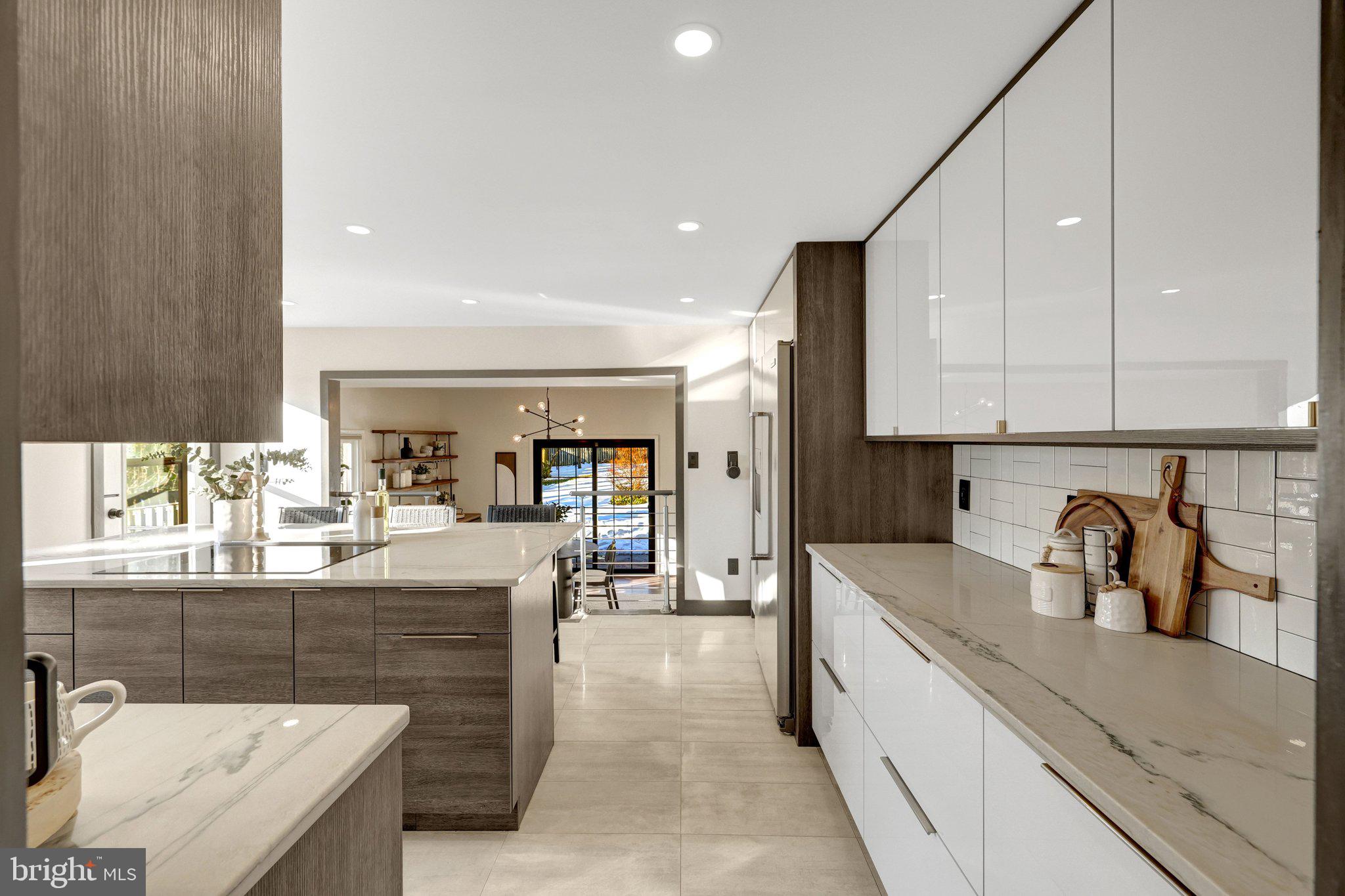 9200 CORONADO TERRACE