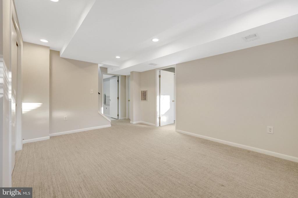 9200 CORONADO TERRACE