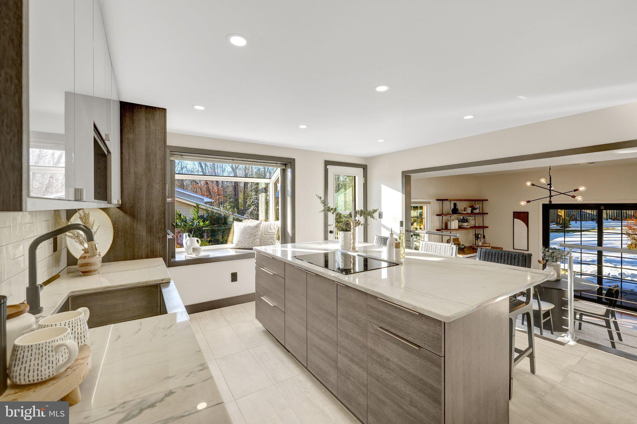 9200 CORONADO TERRACE