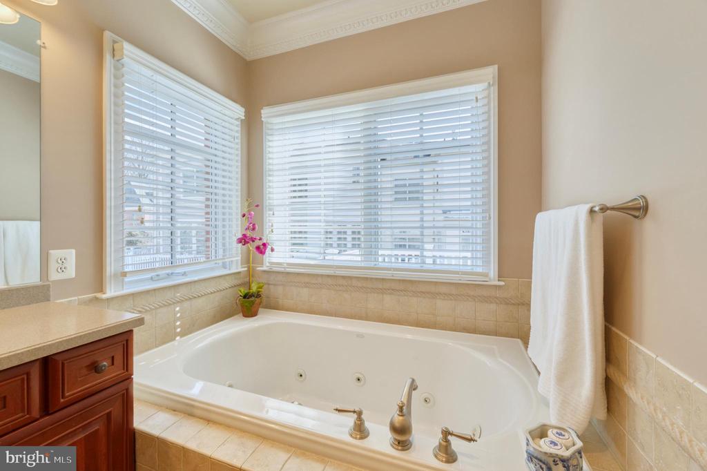 6739 DARRELLS GRANT PLACE
