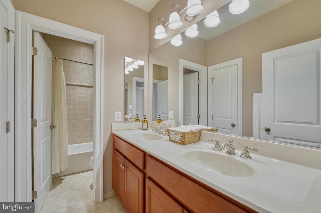 6739 DARRELLS GRANT PLACE