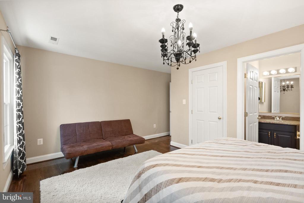 1134 ROUND PEBBLE LANE