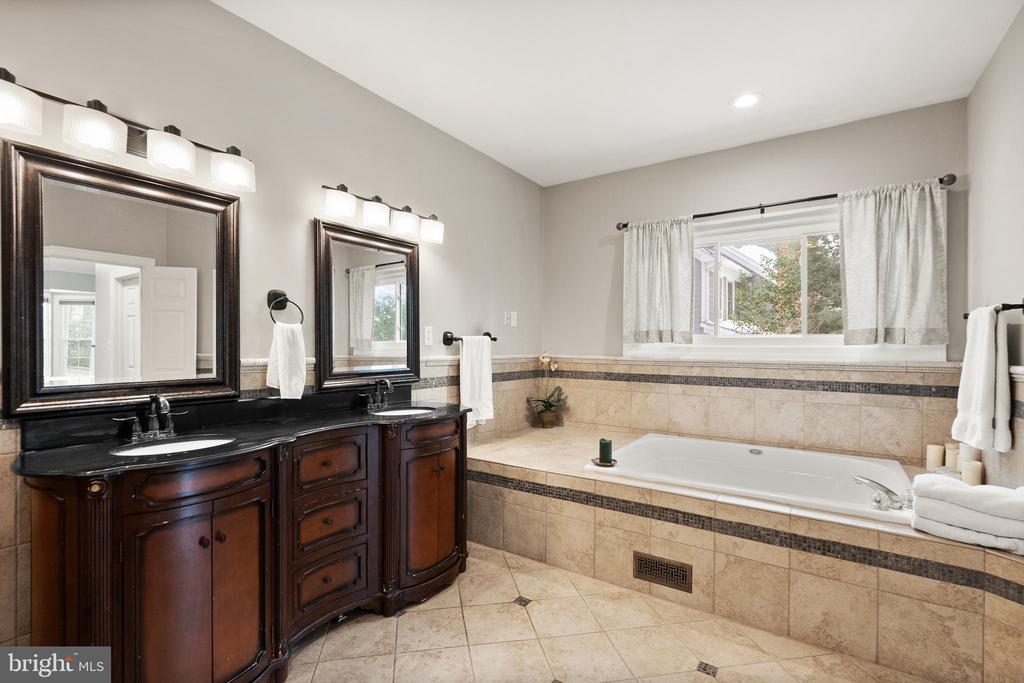1134 ROUND PEBBLE LANE