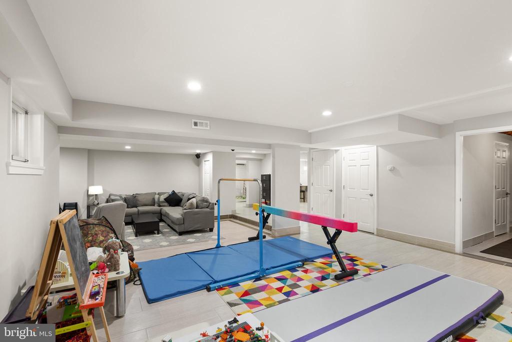 1134 ROUND PEBBLE LANE