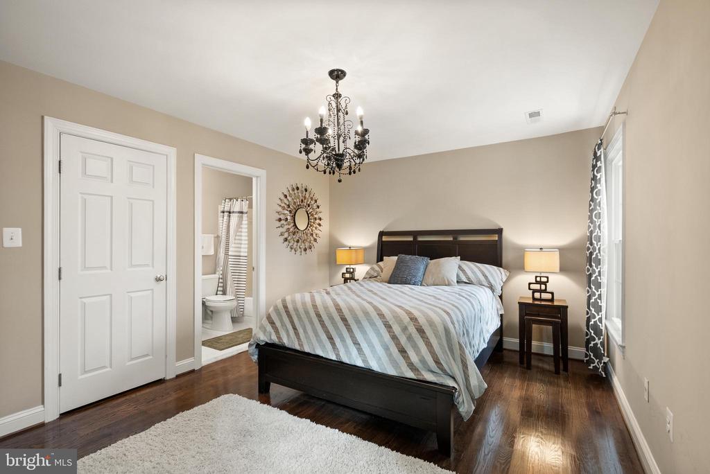 1134 ROUND PEBBLE LANE