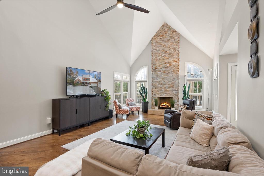 1134 ROUND PEBBLE LANE