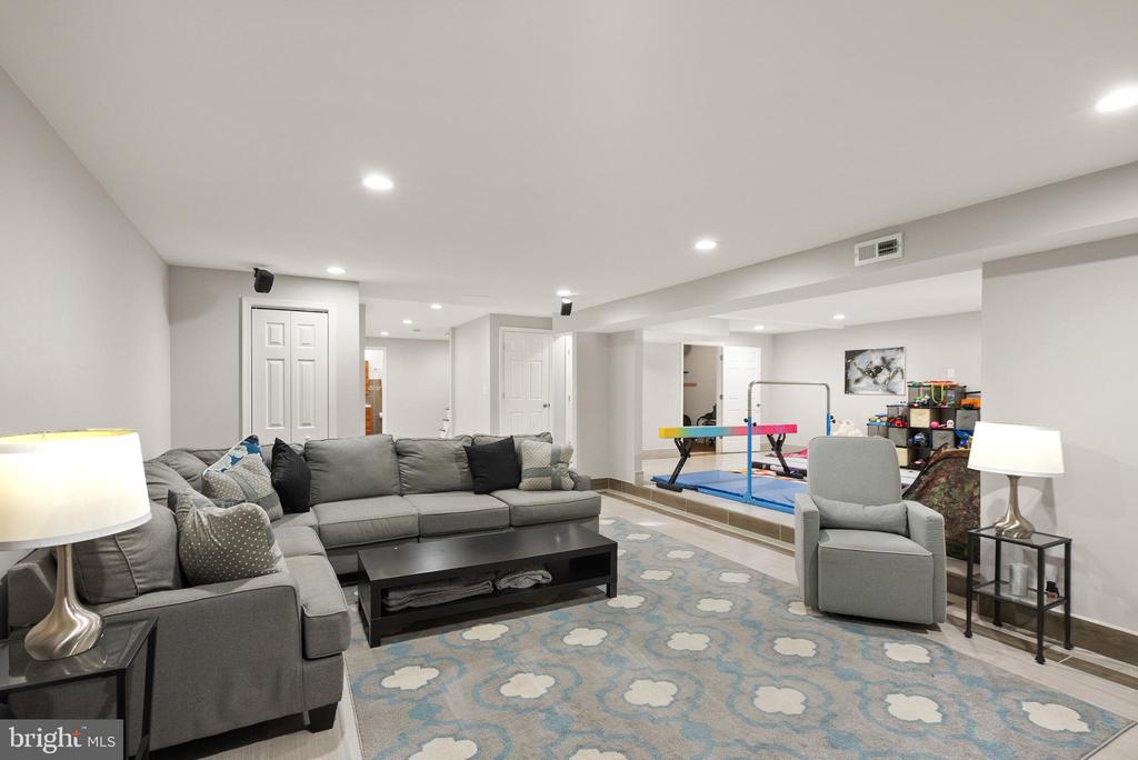 1134 ROUND PEBBLE LANE