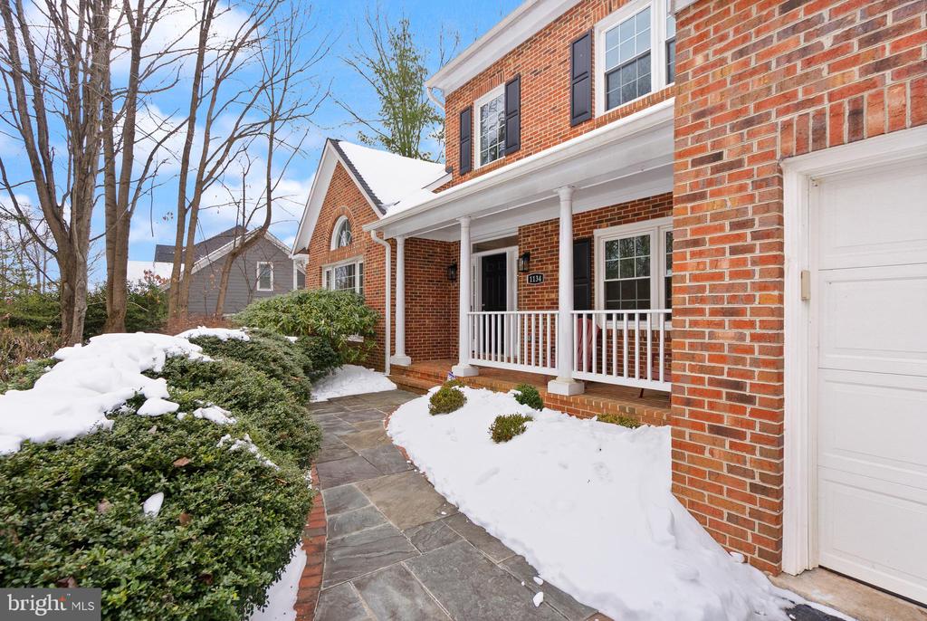 1134 ROUND PEBBLE LANE